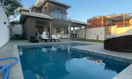 Casa de Condomínio para venda em Caravelas de 200.00m² com 4 Quartos, 4 Suites e 2 Garagens