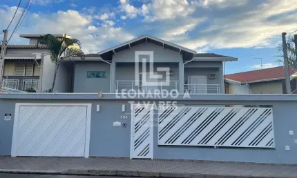 Sobrado para venda em Residencial Dona Leda de 335.00m² com 3 Quartos, 1 Suite e 4 Garagens