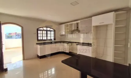 Casa para venda em Parque Jandaia de 250.00m² com 3 Quartos, 1 Suite e 3 Garagens