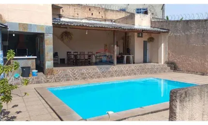 Casa para venda em Bancários de 293.00m² com 5 Quartos, 1 Suite e 2 Garagens