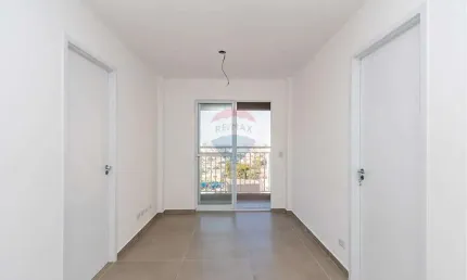 Apartamento para venda em Capão Raso de 45.16m² com 2 Quartos e 1 Garagem