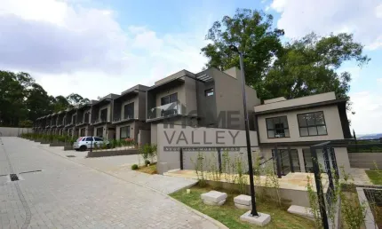 Casa de condomínio para venda em chácaras silvania de 145.00m² com 3 quartos, 3 suites e 2 garagens