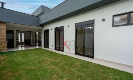 Casa de condomínio para venda em gramadão de 136.00m² com 3 quartos, 1 suite e 4 garagens