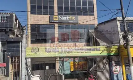 Galpão / Depósito / Armazém para alugar em Taboão de 350.00m²