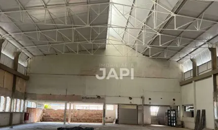 Galpão / Depósito / Armazém para alugar em Vila Rami de 1825.00m² com 30 Garagens