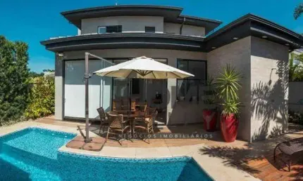 Casa de Condomínio para venda em Condomínio Fiorella de 358.00m² com 3 Quartos, 3 Suites e 6 Garagens