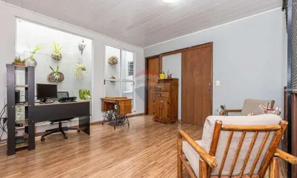 Sobrado para venda em Pilarzinho de 180.00m² com 3 Quartos, 1 Suite e 3 Garagens