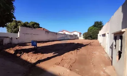 Terreno comercial à venda na Rua Voluntário Vitoriano Borges, 452, Centro, Lins