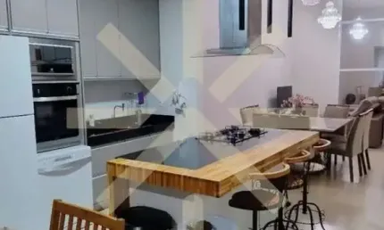 Casa para venda em Residencial Samambaia de 250.00m² com 4 Quartos, 1 Suite e 4 Garagens