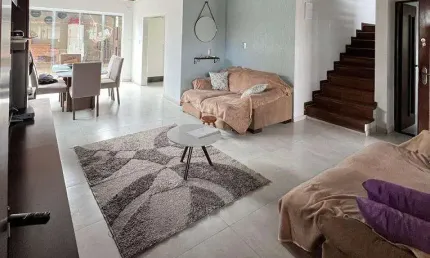 Casa para venda em vila suíssa de 212.00m² com 3 quartos e 4 garagens