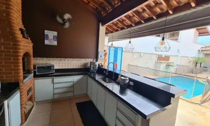 Casa para venda em Vila Rezende de 260.00m² com 3 Quartos, 1 Suite e 4 Garagens