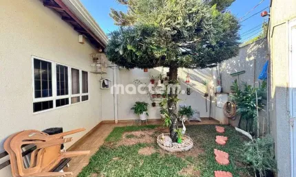 Casa para venda em Parque Dos Lagos de 170.00m² com 3 Quartos, 1 Suite e 4 Garagens