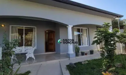 Casa para alugar em jardim dom bosco de 258.00m² com 3 quartos, 1 suite e 2 garagens