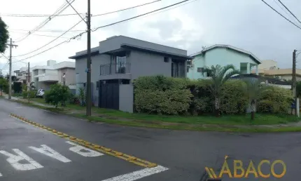 Sobrado para alugar em Jardim Jockey Clube de 200.00m² com 4 Quartos, 1 Suite e 2 Garagens