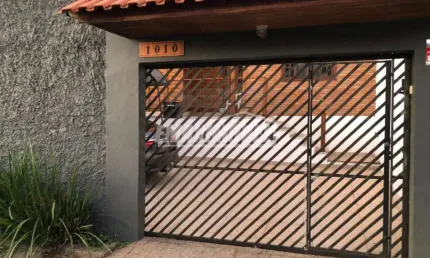 Casa para alugar em Vila Trujillo de 170.00m² com 2 Quartos, 1 Suite e 2 Garagens