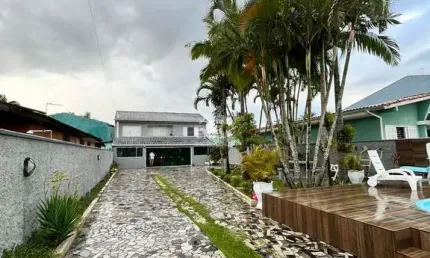 Sobrado para venda em pontal do paraná de 140.00m² com 3 quartos, 3 suites e 10 garagens