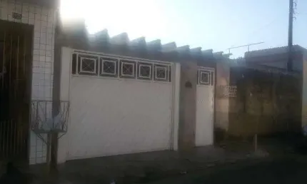 Casa para venda em Jardim Presidente Dutra de 150.00m² com 2 Quartos, 1 Suite e 2 Garagens