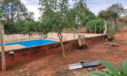 Chácara para venda em parque val de palmas de 230.00m² com 3 quartos e 4 garagens