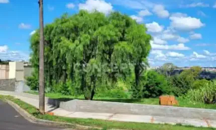 Terreno à venda na Rua Claudinei Antônio Cabrini, 1, Jardim Acapulco, Marília