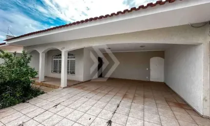 Casa para venda em jardim maria izabel de 250.00m² com 3 quartos, 1 suite e 4 garagens