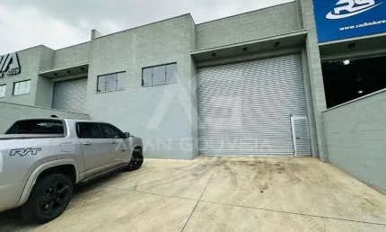 Galpão / depósito / armazém para alugar em águia da castelo de 198.00m² com 4 garagens