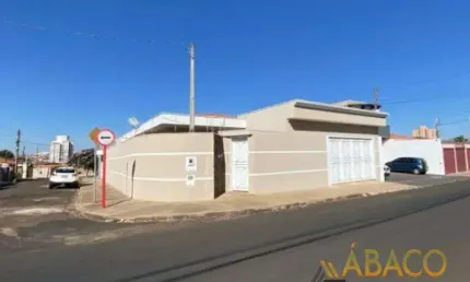 Casa para venda em centro de 242.76m² com 3 quartos, 1 suite e 2 garagens
