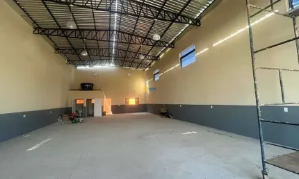 Galpão / depósito / armazém para alugar em parque das árvores ii de 223.00m²