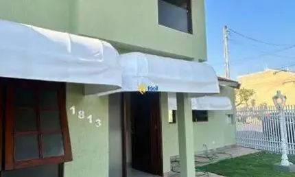 Sobrado para alugar em jardim stábile de 235.00m² com 4 quartos, 1 suite e 2 garagens