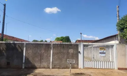 Casa para venda em centro de 106.71m² com 2 quartos e 12 garagens