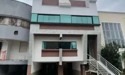 Sobrado para alugar em bairro alto de 180.00m² com 3 quartos, 1 suite e 1 garagem