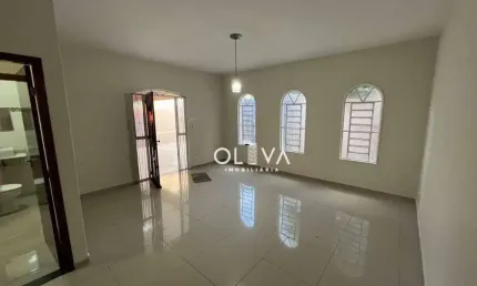Casa para alugar em parque industrial de 200.00m² com 3 quartos, 1 suite e 3 garagens