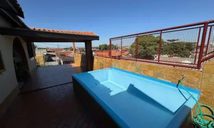 Sobrado para venda em núcleo residencial beija-flor de 305.00m² com 2 quartos, 2 suites e 4 garagens