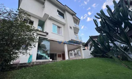 Sobrado para venda em perová de 300.00m² com 4 quartos, 3 suites e 4 garagens