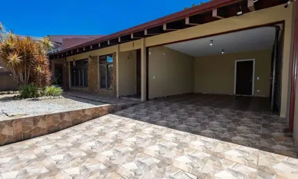 Casa para venda em boa vista de 180.00m² com 4 quartos, 4 suites e 3 garagens