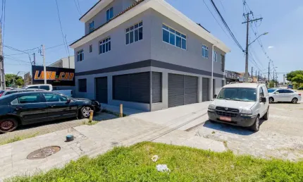 Sobrado para venda em sítio cercado de 600.00m² com 3 quartos e 8 garagens