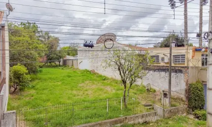 Terreno à venda na Rua Macapá, 209, Tingui, Curitiba