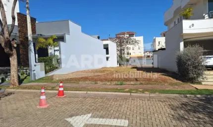 Terreno à venda na Rua Jean Piaget, 333, Parque Sisi, São Carlos