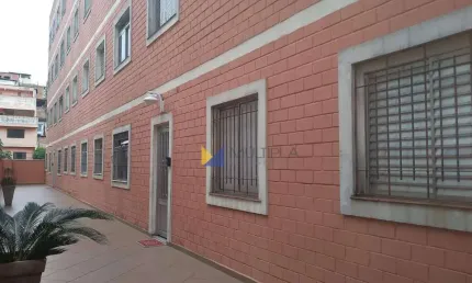 Apartamento para alugar em centro de 60.00m² com 2 quartos e 1 garagem
