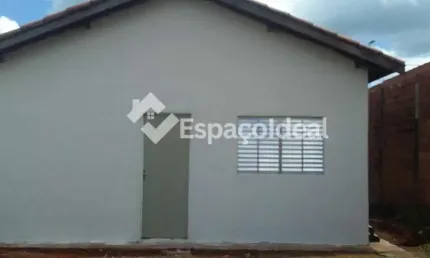 Casa para alugar em residencial santa terezinha i de 52.00m² com 2 quartos e 3 garagens
