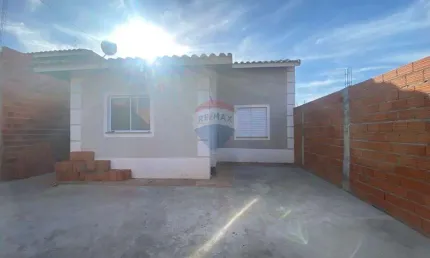 Casa para alugar em residencial cidade jardim de 49.00m² com 2 quartos e 2 garagens