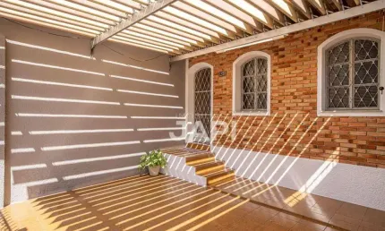 Casa para venda em centro de 143.00m² com 3 quartos, 1 suite e 2 garagens