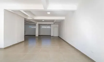 Loja para alugar em fanny de 108.00m² com 4 garagens