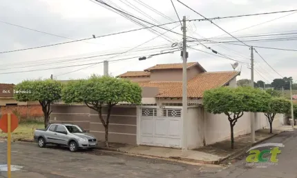 Casa para venda em centro de 300.00m² com 2 quartos, 1 suite e 2 garagens