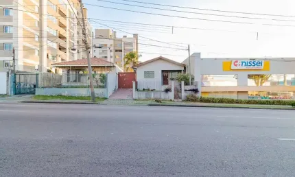 Casa para venda em capão raso de 108.00m² com 3 quartos e 4 garagens