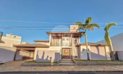 Casa para venda e aluguel em centro de 336.00m² com 4 quartos, 2 suites e 8 garagens