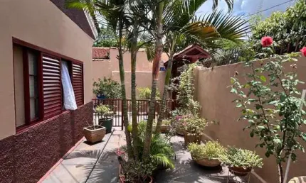 Casa para venda em república de 154.00m² com 2 quartos e 6 garagens
