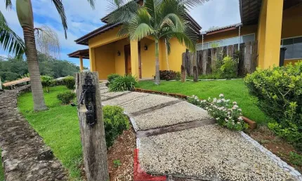 Casa de condomínio para venda em centro de 752.00m² com 4 quartos, 2 suites e 3 garagens