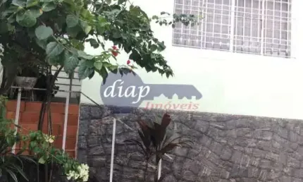 Ótima casa térrea antiga na vila aurora com 3 dormitórios, sendo 2 suítes, cozinha, sala de estar e sala de jantar, quintal com lavanderia, 3 quintais