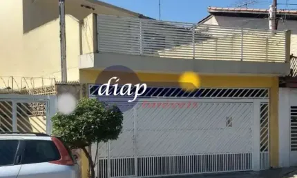 Excelente sobrado no bairro Carandiru com 2 dormitórios, sendo 1 suíte com armários embutidos, sala dois ambientes, cozinha ampla, área de serviço gra