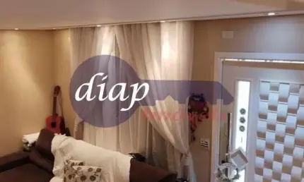 Lindo sobrado no jardim frança todo reformado com 2 dormitórios com armários embutidos, sala ampla, cozinha planejada, 1 banheiro social com box de vi